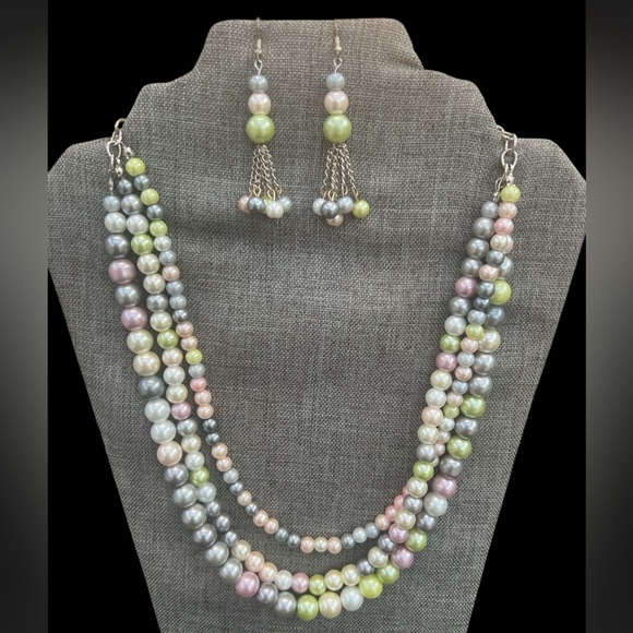 3 Strand Pearl Set - Picture 1 of 1